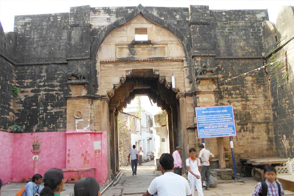 Delhi Darwaza Chanderi Madhya Pradesh