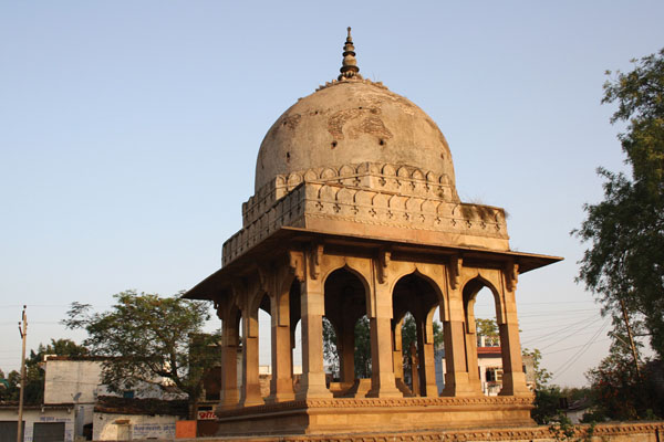 Ahmadnagar Sultan Tomb Chanderi Madhya Pradesh