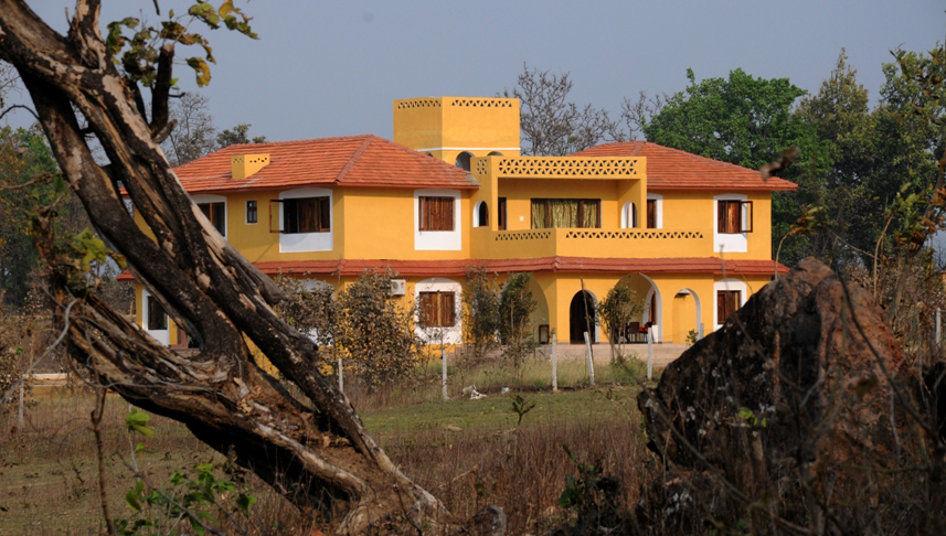 Courtyard House Kanha